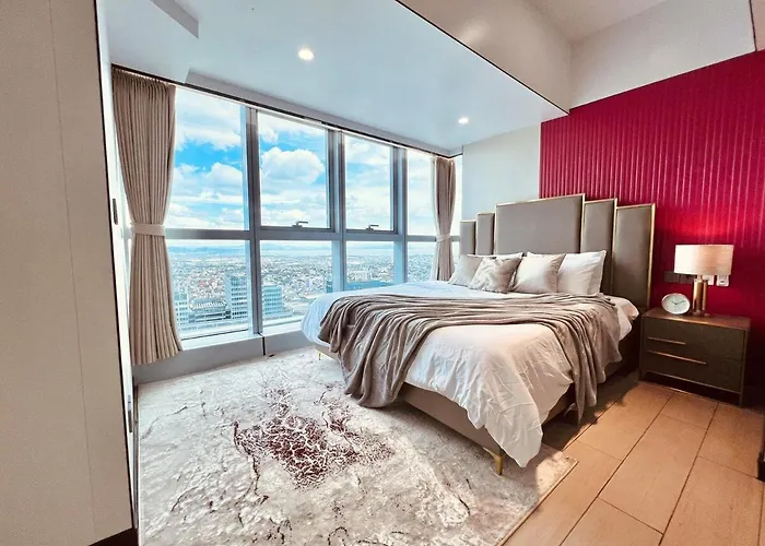 Executive 5br Penthouse In Uptown Bgc *