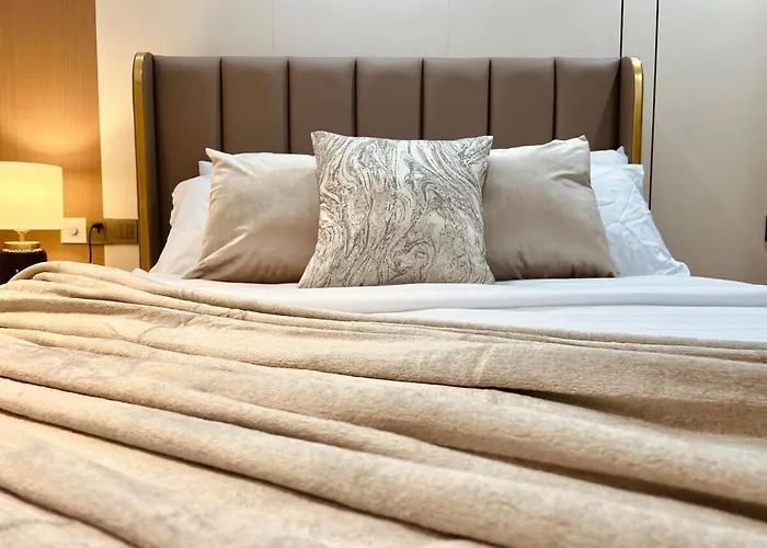 Executive 5br Penthouse In Uptown Bgc * Manila