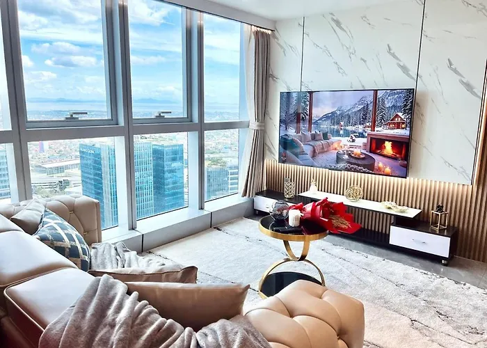 Executive 5br Penthouse In Uptown Bgc