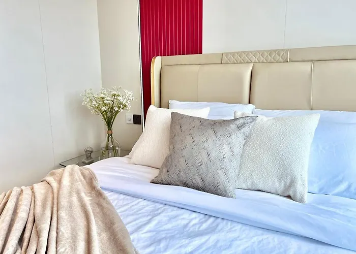 Executive 5br Penthouse In Uptown Bgc Manila