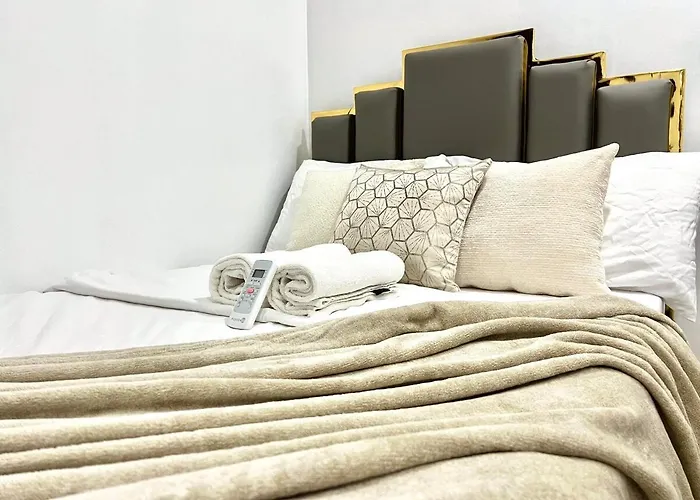Executive 5br Penthouse In Uptown Bgc * Manila