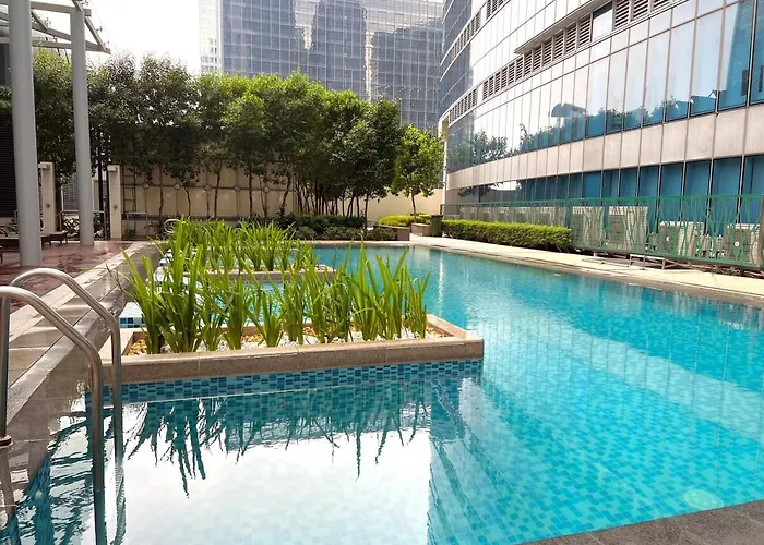 Executive 5br Penthouse In Uptown Bgc *